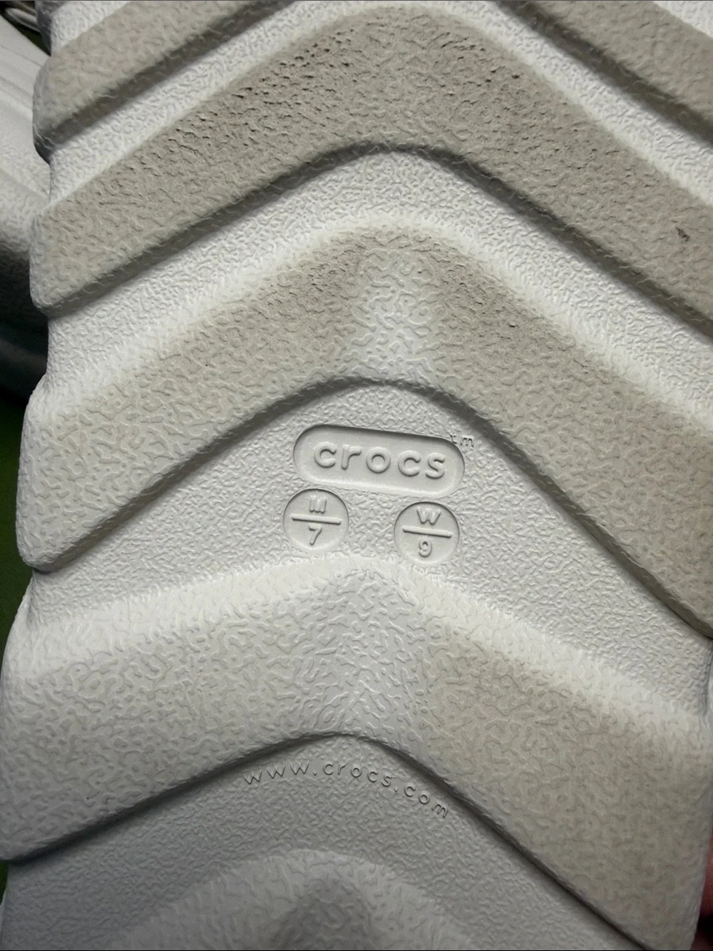 CROCS Unisex Classic Clog Sandal - Cream M/7 W/9